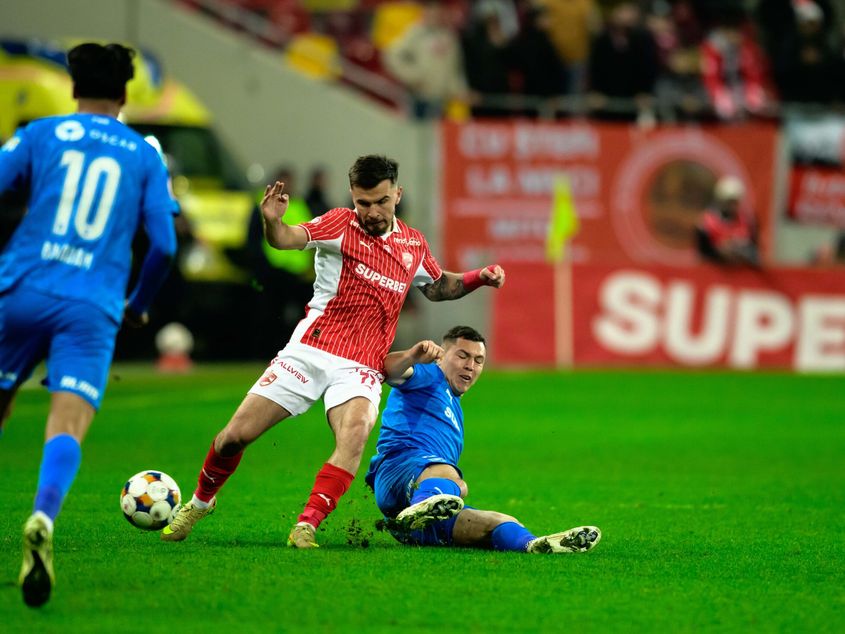 Când stadioanele devin tribune ale urii