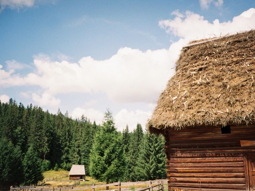 Istoria din afara muzeelor. Câteva obiective turistice din România pe care le poți vizita la început de toamnă