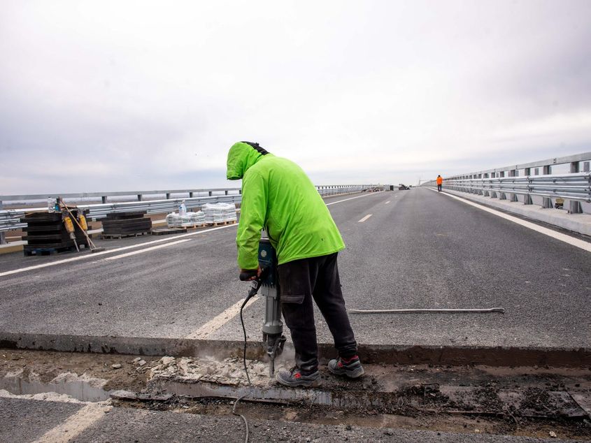 Autostrăzi turcești pe bani europeni. Cum construiesc companiile de casă ale lui Erdogan drumurile României